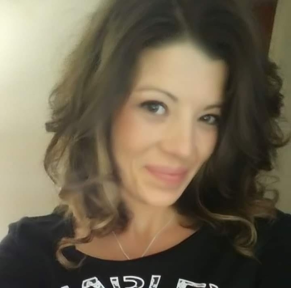 Profile Picture of Holli Parsons (@hrparsons0407) on Poshmark