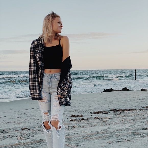 Profile Picture of Cassidy Reid (@cassidy001156) on Poshmark