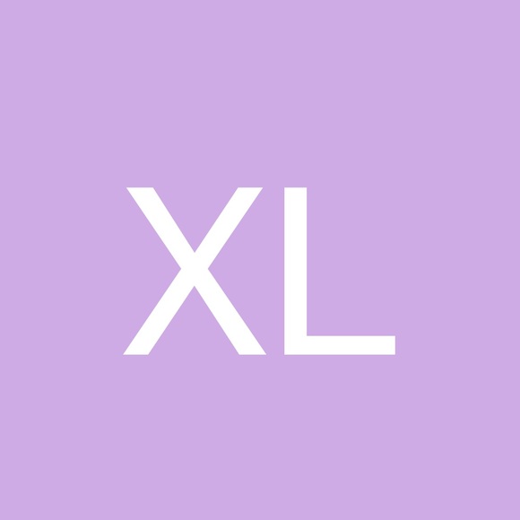 Profile Picture of Xiaojia Liu (@tracyyyyyyyyy27) on Poshmark