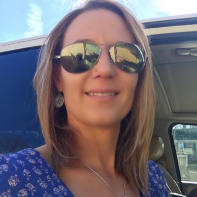 Profile Picture of Jessica Scarborough (@jessdoterrayogi) on Twitter