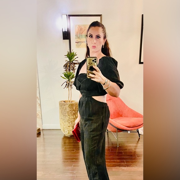 Atousa Akhavan - Poshmark Profile Picture of Atousa Akhavan (@aideneli2626) on Poshmark