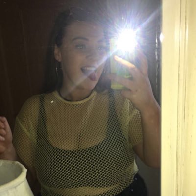 Profile Picture of Ella (@elladawson1999) on Twitter