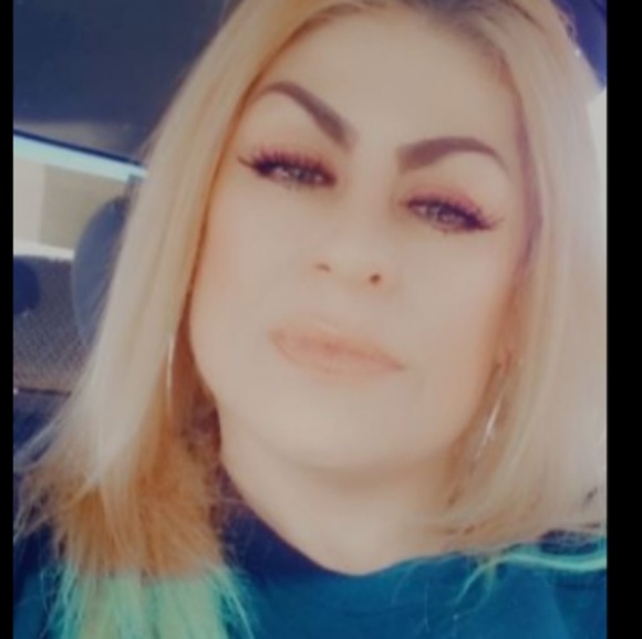 Profile Picture of Lori Rae (@glorirae26) on Poshmark