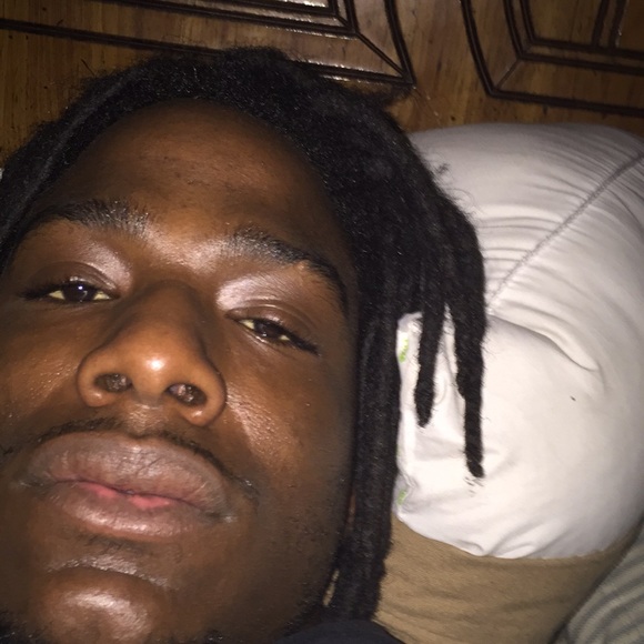 Profile Picture of Calvin Moore (@calvinmoore413) on Poshmark