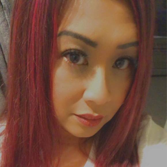 Profile Picture of Violet Bowling (@girlietaxes2015) on Poshmark