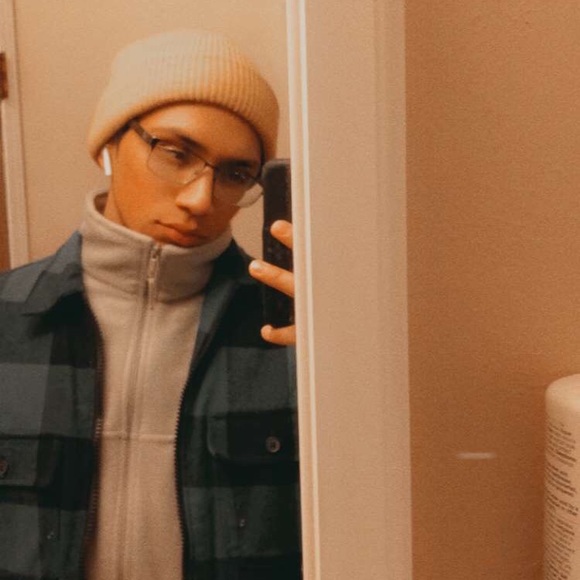 Profile Picture of Steven Valle (@evensteven463) on Poshmark
