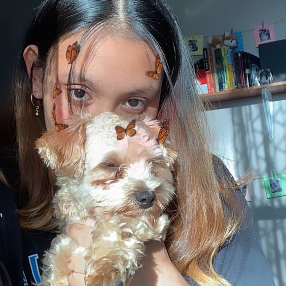 Profile Picture of Hannah Dayaget (@hannahdayaget) on Poshmark