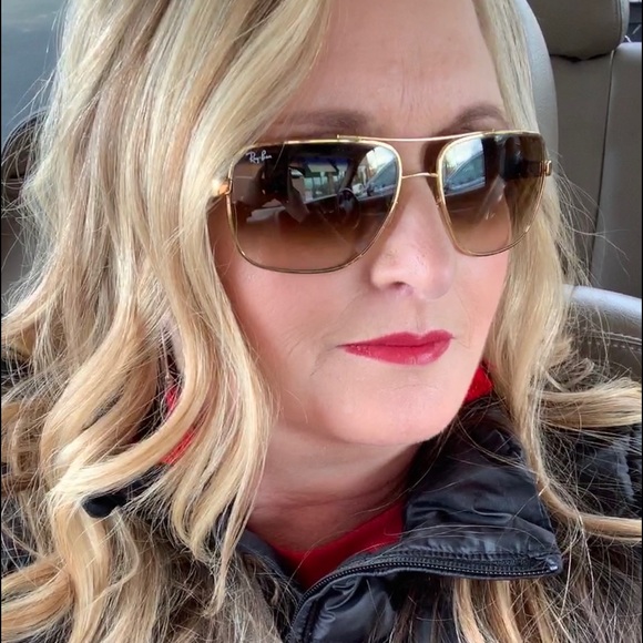 Profile Picture of Kimberly Quinn (@quinnmom65) on Poshmark