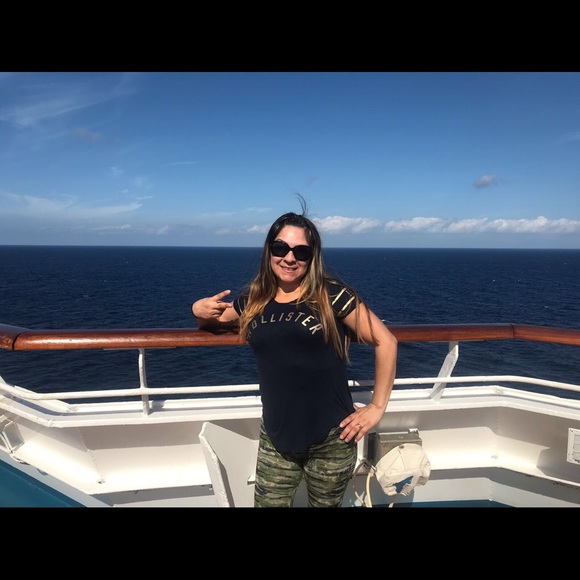 Profile Picture of Kathy Mavila (@kathymavila) on Poshmark