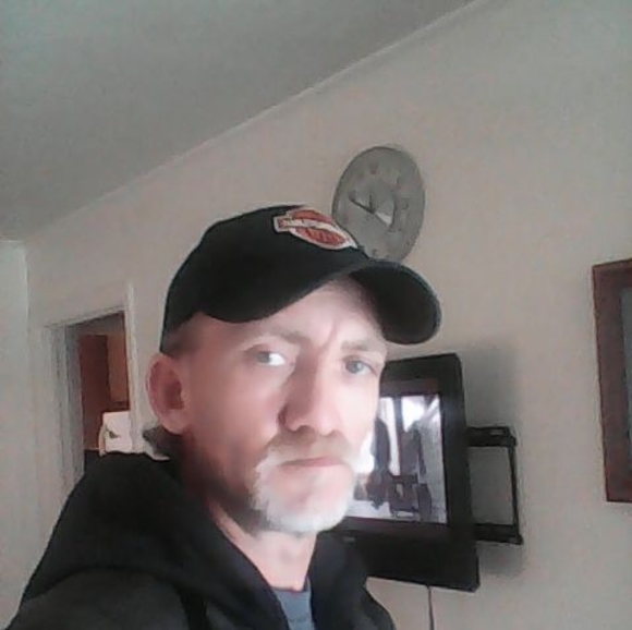 Profile Picture of Kenneth Daniel (@kennethdanie562) on Poshmark