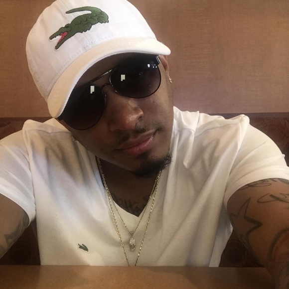 Profile Picture of Snook Scott (@snookd83) on Poshmark