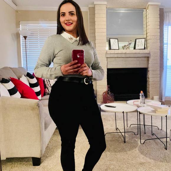 Profile Picture of Adriana Walls (@lorenawalls) on Poshmark