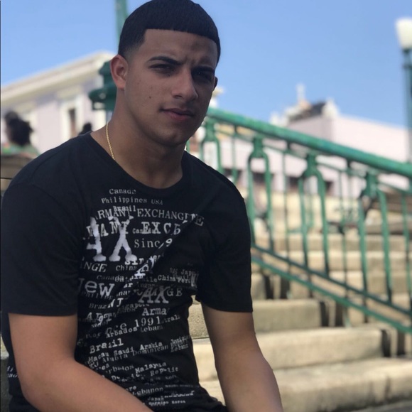 Profile Picture of Bryan Caraballo (@bryan_jc) on Poshmark