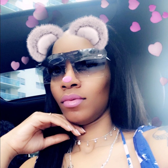 Profile Picture of Safia Razaa (@anisty06) on Poshmark