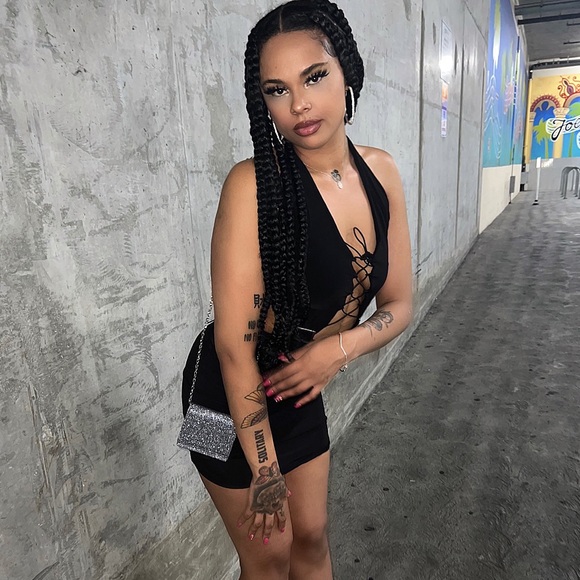 Profile Picture of Julie Wayser (@julieschulteway) on Poshmark