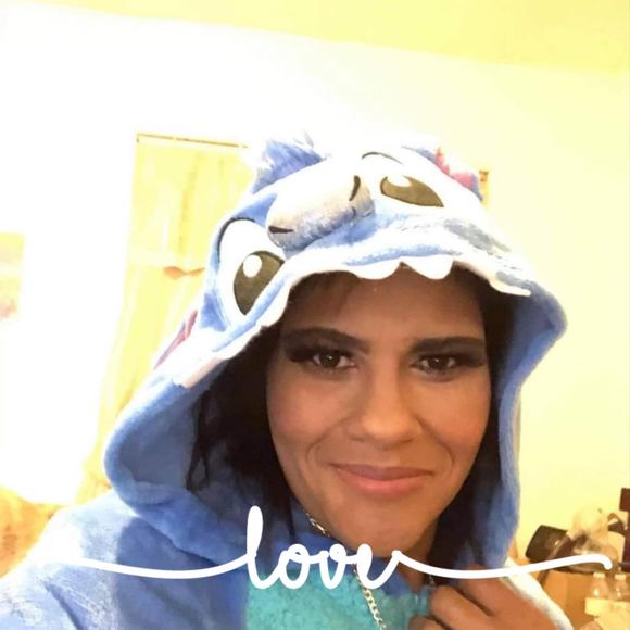 Profile Picture of Iris Torres (@iristorres918) on Poshmark