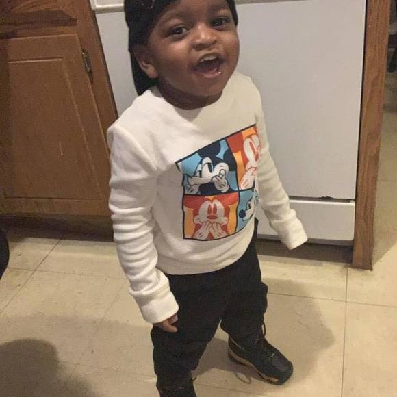 Profile Picture of John Huggins (@johnhuggins86) on Poshmark