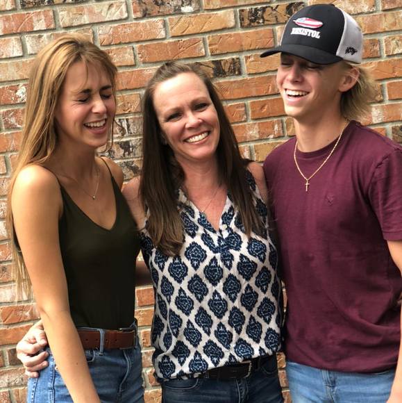 Profile Picture of Christi Straub (@emcade1) on Poshmark
