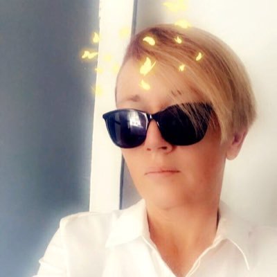 Profile Picture of Julia Rayner (@julia42posh) on Twitter