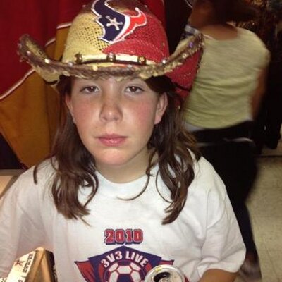 Profile Picture of Madelyn Bailey (@nerdworld9) on Twitter