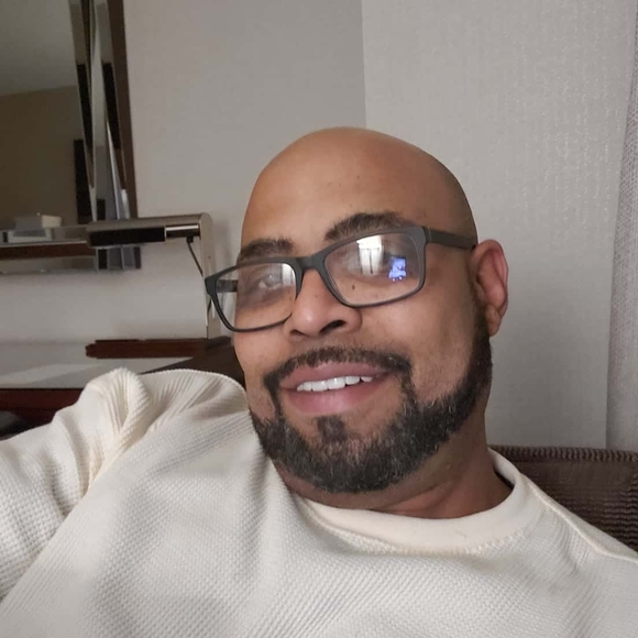 Profile Picture of Kenneth Newton (@kenewton68) on Poshmark