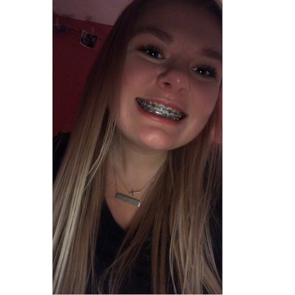 Shelby Follman - Poshmark Profile Picture of Shelby Follman (@shelbyf_21) on Poshmark