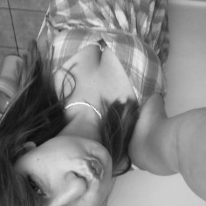 Profile Picture of Ashlie Babyy (@ashsleeezyy) on Myspace