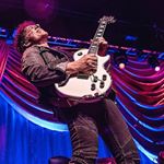 Profile Picture of officialnealschonfanpage (@offcialnealschon) on Instagram