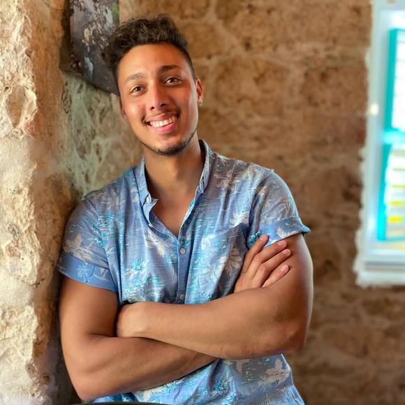 Profile Picture of William Correa (@molinacorrea) on Poshmark
