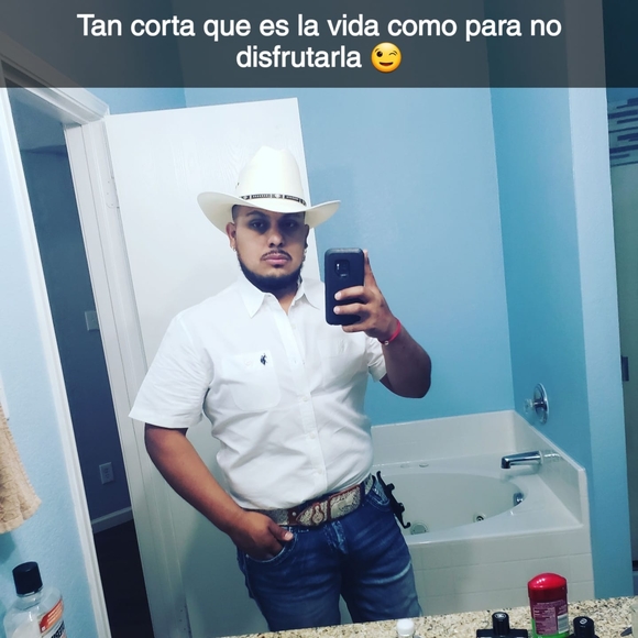 Profile Picture of Aldo Hernandez (@aldohernande516) on Poshmark