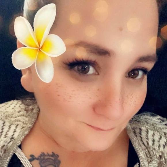 Profile Picture of Amanda Forsey (@mandydolphins13) on Poshmark