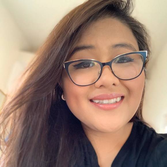 Profile Picture of Adele Fredeluces (@itsadeleee) on Poshmark