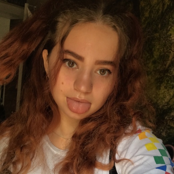 Profile Picture of Sequoia Smith (@lilsapling) on Poshmark