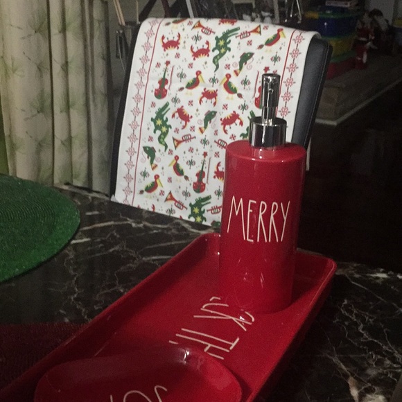 Profile Picture of Carla Major (@carlamajor650) on Poshmark