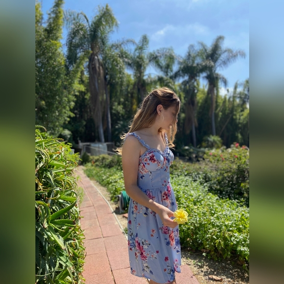 Profile Picture of Laurie Porter-seligmiller (@loridsz) on Poshmark