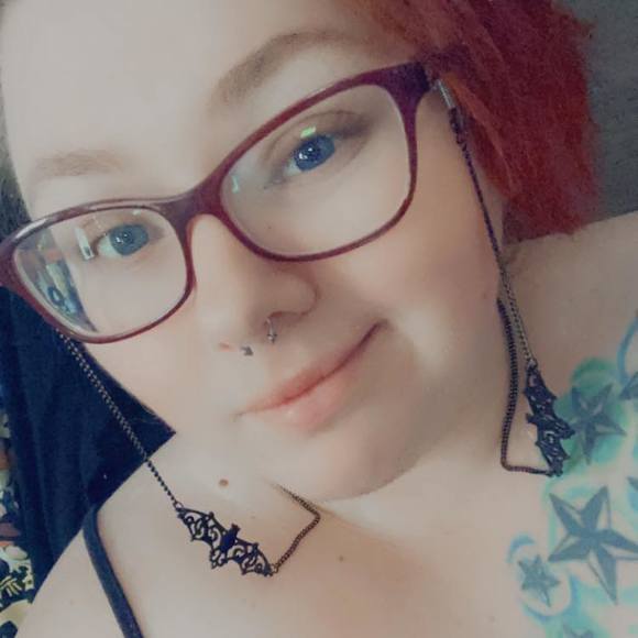 Profile Picture of Mylisa Kasmarcik (@madamemona) on Poshmark