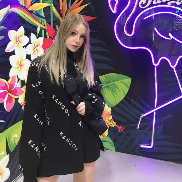 Profile Picture of Alessia hachi Paparella (@apaparella) on Poshmark