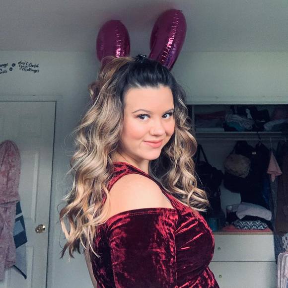 Profile Picture of Allison Ranger (@allisonranger98) on Poshmark