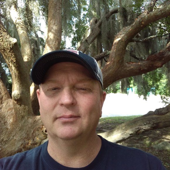 Profile Picture of Everett Mcdaniel (@daneatl1) on Poshmark