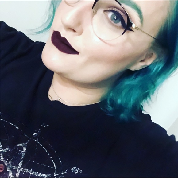 Profile Picture of Aimee Fournier (@filiadevium) on Poshmark