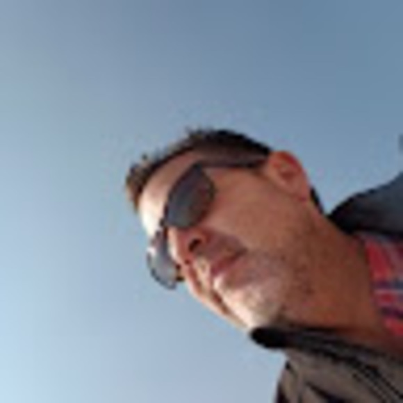 Profile Picture of Roberto Ribas (@rribas106) on Poshmark