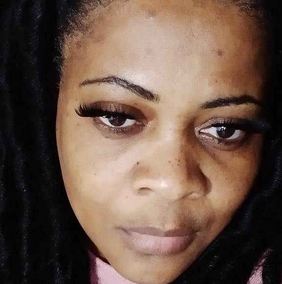 Profile Picture of Carlene Cunningham (@connie45) on Poshmark