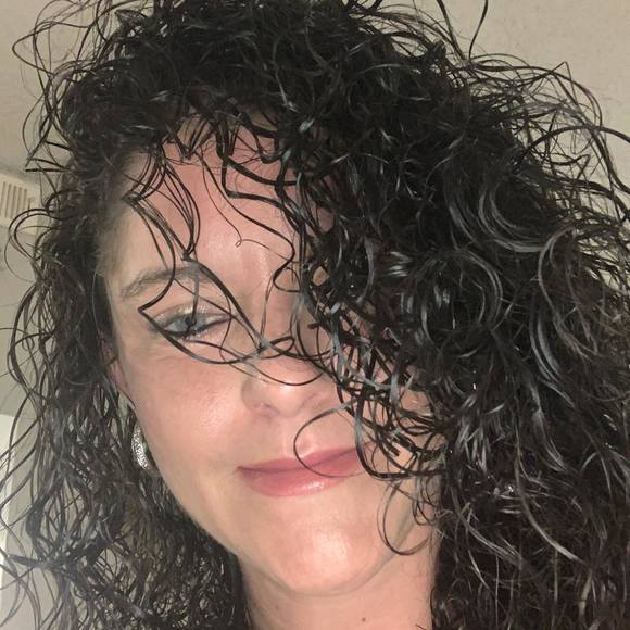 Profile Picture of Coreena Smith (@cmfecko) on Poshmark