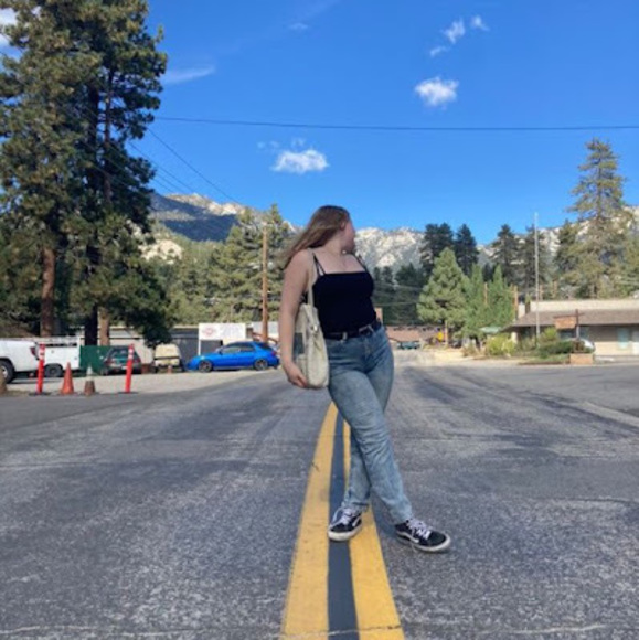 Profile Picture of Alexis Rackley (@lexilei13) on Poshmark