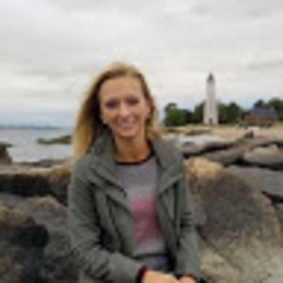 Profile Picture of Tayah Turocy (@tatert765) on Poshmark