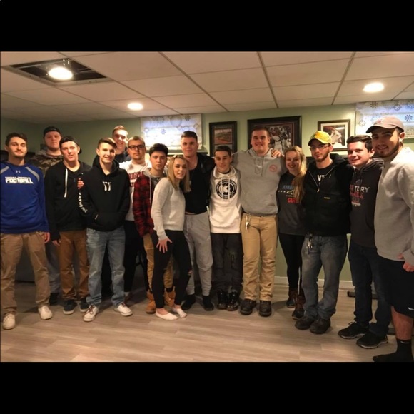 Profile Picture of Riley Beloli (@rileybh) on Poshmark