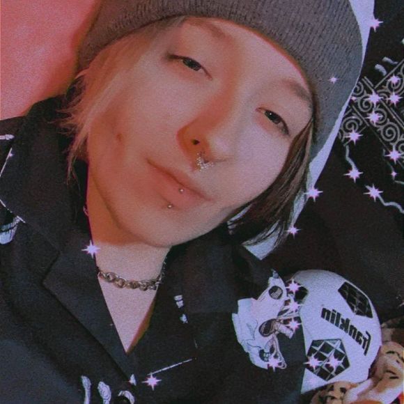 Profile Picture of Kai Poore (@kai_poore) on Poshmark