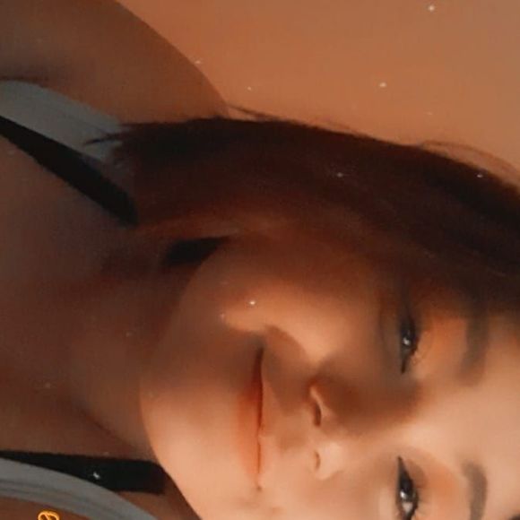 Profile Picture of Tavey Jones (@taveyj130) on Poshmark