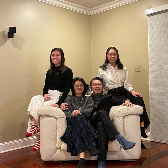 Profile Picture of Lan-yin Tsai (@ly_tsai) on Poshmark