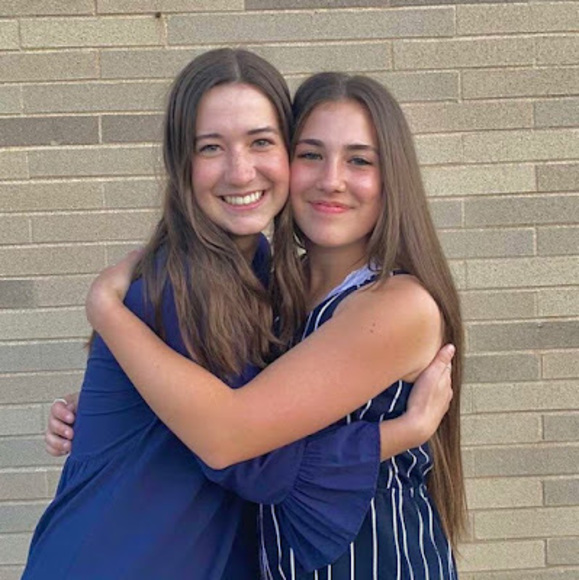 Mia Liebenow - Poshmark Profile Picture of Mia Liebenow (@mialiebenow) on Poshmark